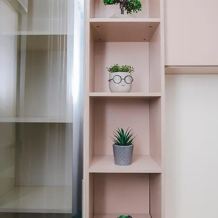 Apartment Via Albania - New Bazaar