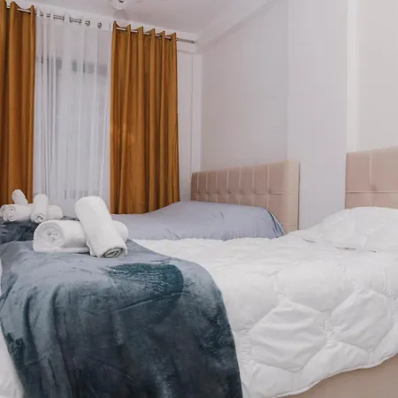 Apartment Via Albania - New Bazaar *