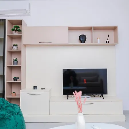 Apartment Via Albania - New Bazaar