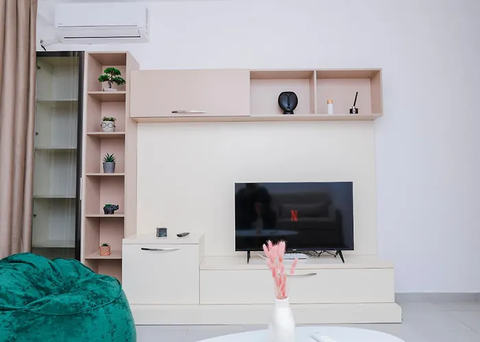 Appartamento Via Albania - New Bazaar